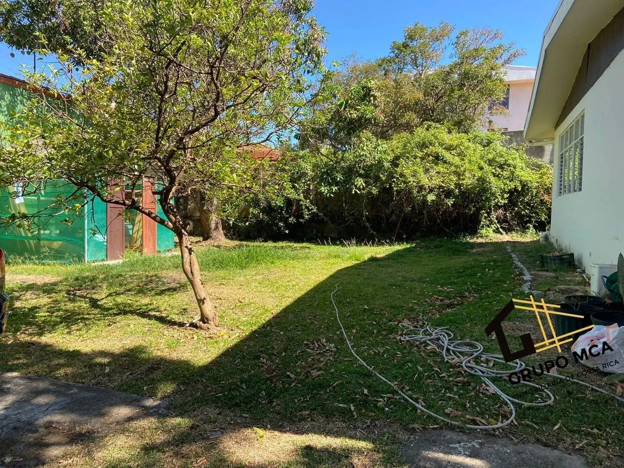 Jardín con zacate