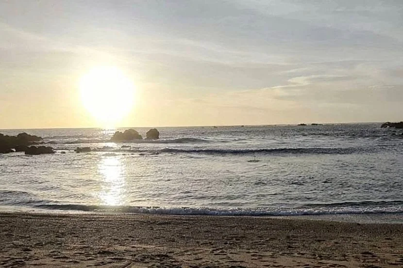 Atardecer en la playa de Cuajiniquil, Guanacaste